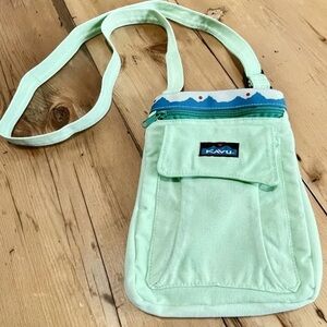 KAVU Crossbody Bag Purse ~ mint green